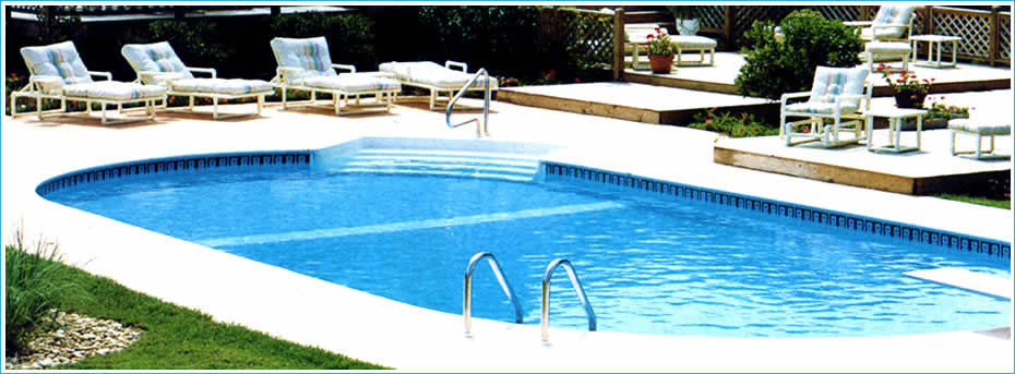 Orlando Florida vinyl swimming pools builder and the best FL pool contractor for inground pools.